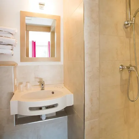 The Dream Chateau Laval Mobil 6 Guests *