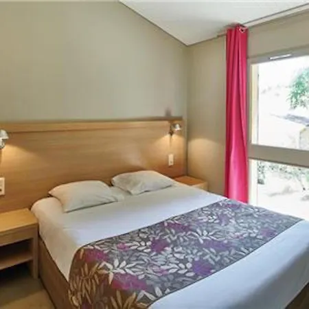 Prázdninový dům The Dream Chateau Laval Mobil 6 Guests *