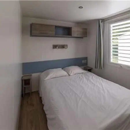 The Dream Chateau Laval Mobil 6 Guests Hébergement de vacances *