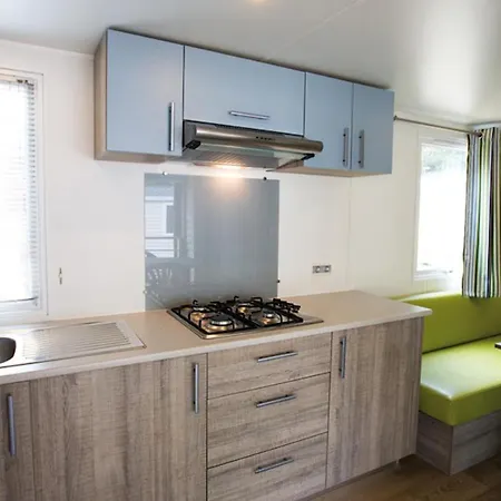 The Dream Chateau Laval Mobil 6 Guests Hébergement de vacances *