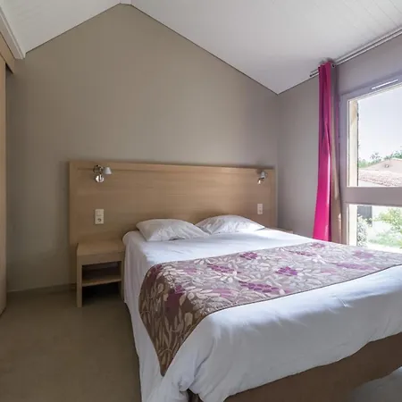 The Dream Chateau Laval Mobil 6 Guests